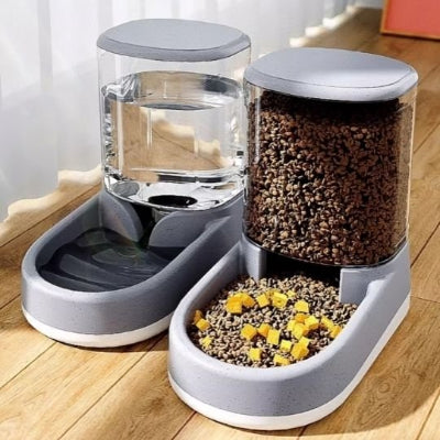 Distributeur de croquettes pour chat avec bol plein